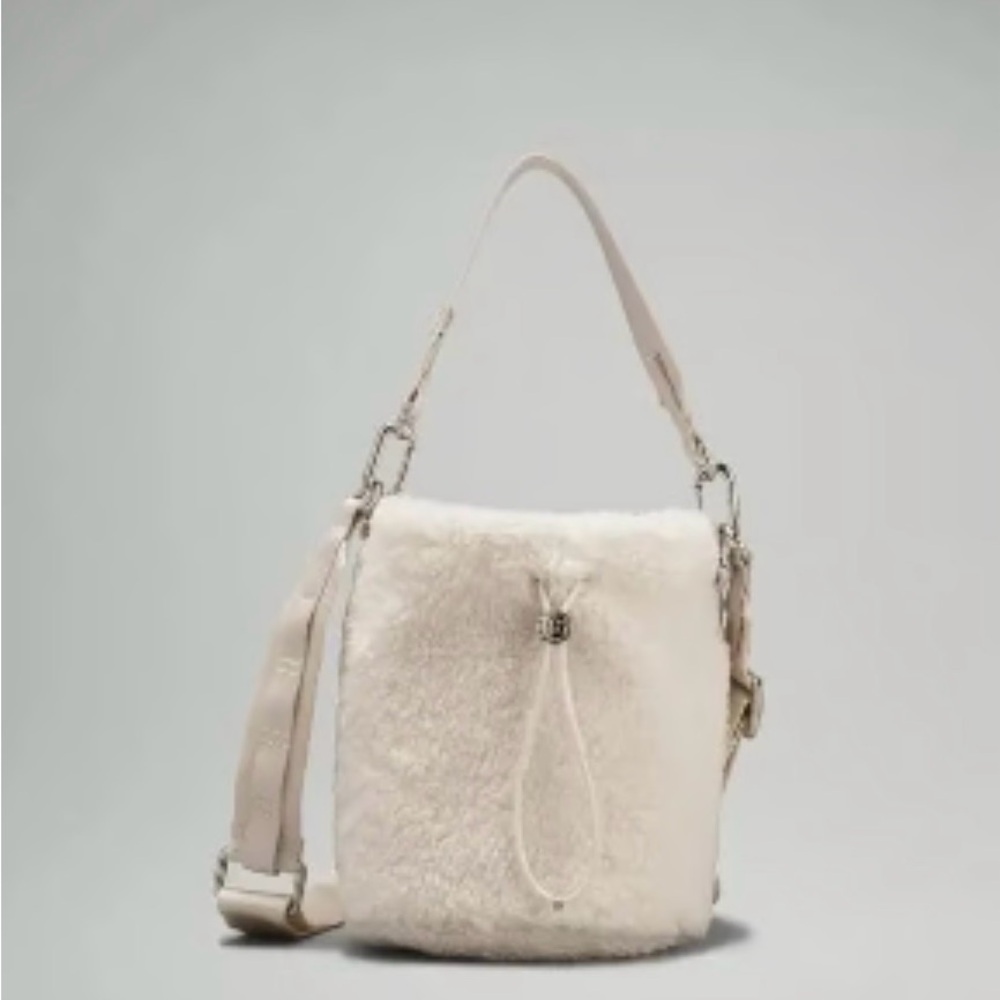 LULULEMON Fleece Bucket Bag